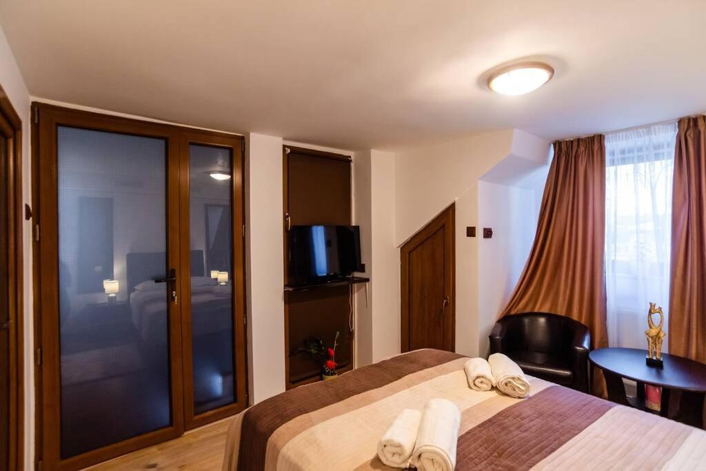 Cozy House With Nice Garden In Heart Of City Center Villa Cluj-Napoca Luaran gambar